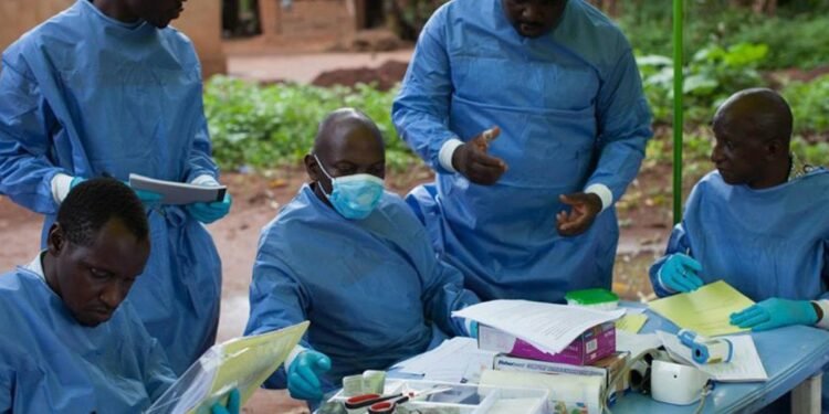 ¿Qué está haciendo imposible frenar el ébola en África? La OMS lanza alerta