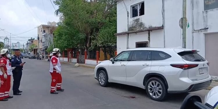 Balas a plena luz del día: ejecutan a presunto abogado en Ciudad del Carmen