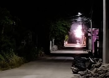 Video capta explosiones eléctricas en Bolonchén; alertan por constantes problemas de energía