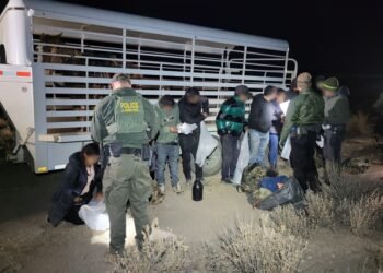 La Embajada de EU difunde captura de migrantes; redes exigen reforzar frontera