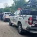 Cae presunta red de narcomenudeo; cateos dejan decomiso de armas y presunta droga