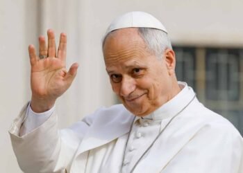 ¡Hasta el Vaticano llegó la pasión por el Tri! Papa León XIV recibe jersey de México