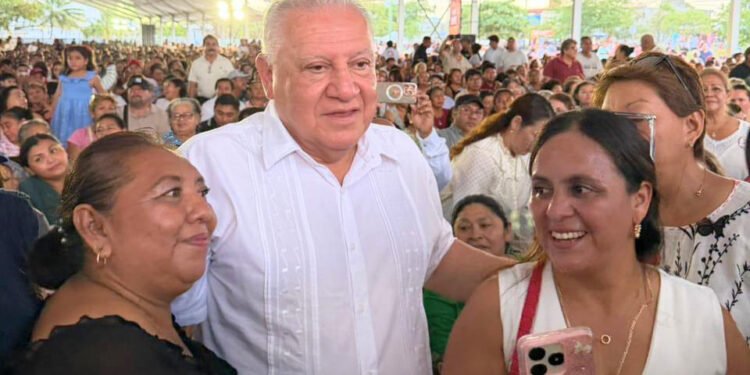 Familia, comunidad y valores: el mensaje de Rafael Marín durante festejo en Cancún