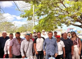 ¿Sin partidos y sin compromisos? Carlos Rosado confirma campaña independiente