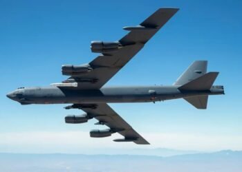 Estados Unidos investiga caída de un B-52 usado en pruebas de alta tecnología