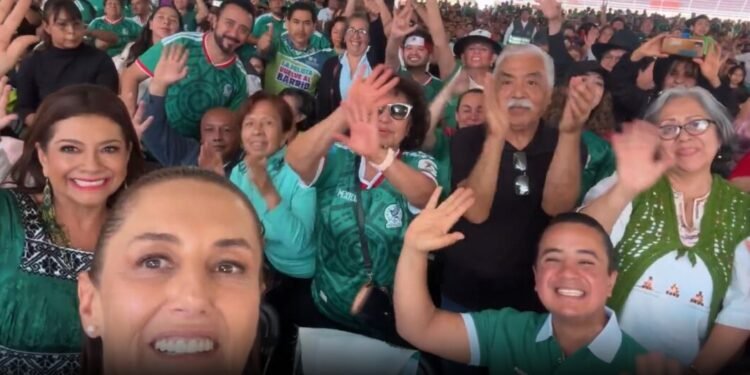 Sheinbaum se suma a la fiesta mundialista desde el Deportivo Hermanos Galeana