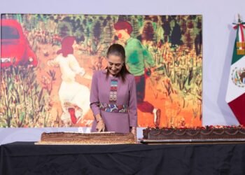 “Las Mañanitas” llegan a Palacio Nacional: Sheinbaum celebra 64 años