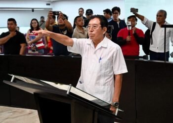 Del archivo histórico al Congreso: Eudaldo Chávez asume curul en la LXV Legislatura