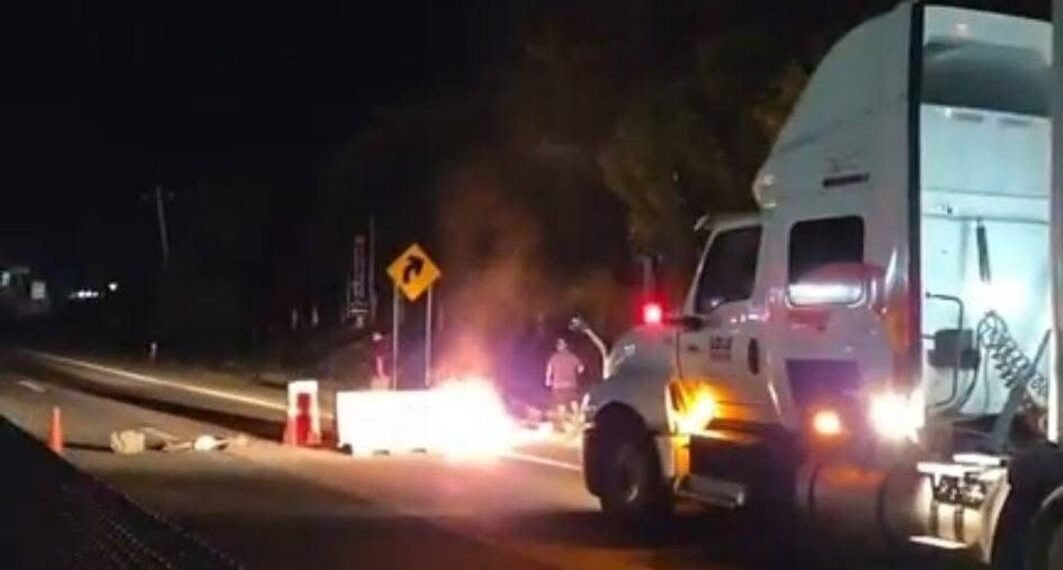 ¿Sin agua y sin respuestas? Estalla protesta y bloquean la carretera en Hecelchakán