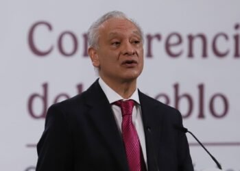 El exdirector de Pemex Víctor Rodríguez responde a acusación de violencia familiar