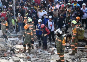 Sobrevivió bajo los escombros; así fue el rescate de un niño en Venezuela