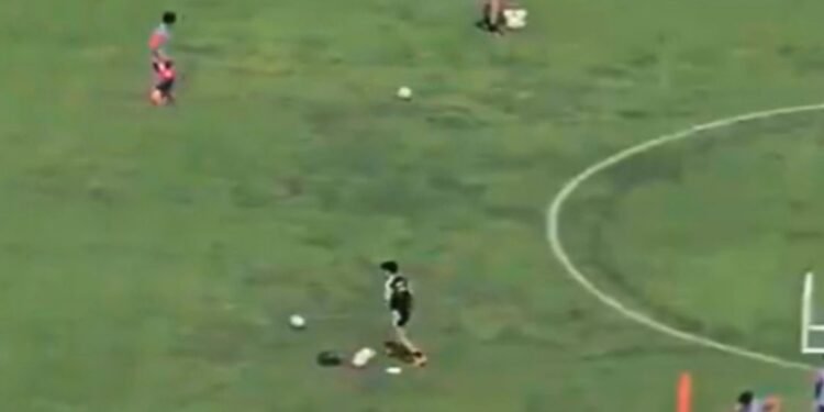 Vergüenza mundialista: Japón abandona cancha en Monterrey por mal estado