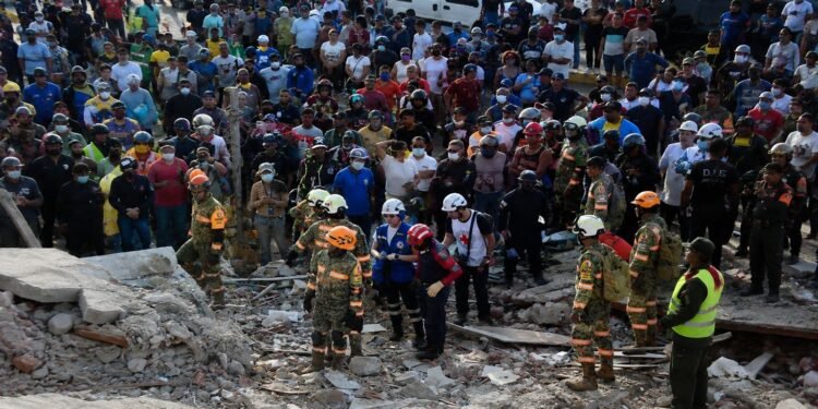 ¿Milagro entre los escombros? “Parecía Jesús”, contó un niño rescatado tras el terremoto en Venezuela