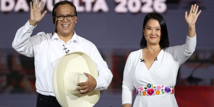 Empate electoral prolonga la incertidumbre en Perú; resultado final llegaría en julio