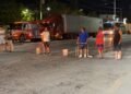 Sin luz, sin respuesta y con pérdidas; vecinos de Carmen toman las calles otra vez