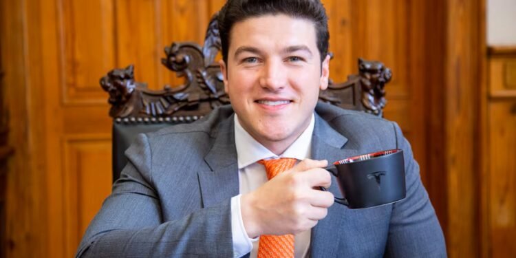 Samuel García enfrenta nuevo frente legal; Anticorrupción inicia juicio político