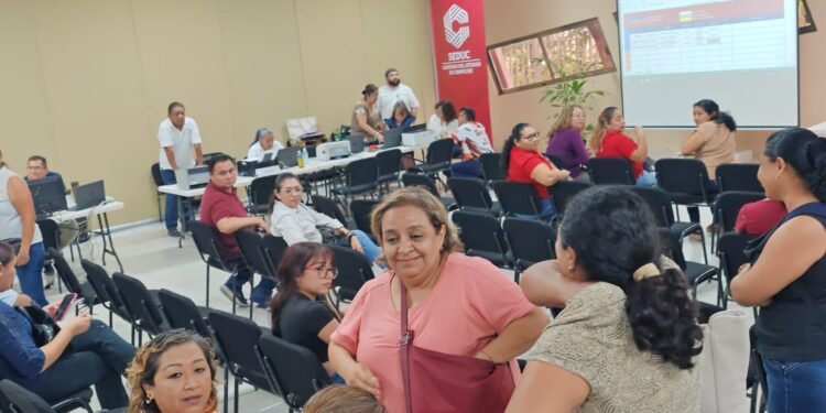 Estalla inconformidad por plazas docentes; acusan irregularidades y favoritismo en USICAMM