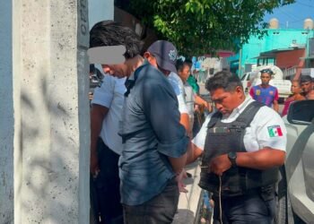 ¿Acosador? Vecinos capturan a un joven tras irrumpir una vivienda en Ciudad del Carmen