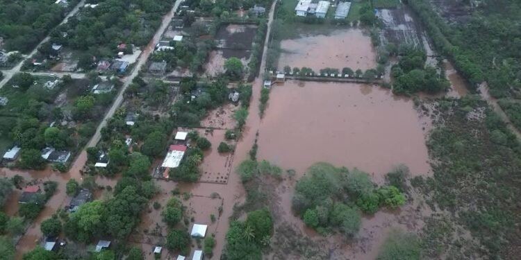 El agua no da tregua: Bonfil enfrenta una de sus peores inundaciones