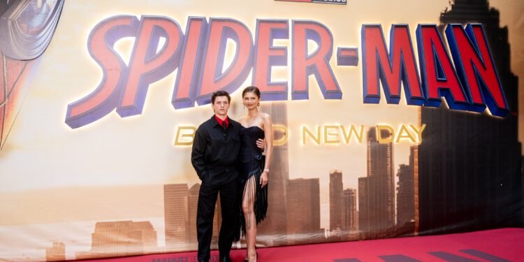 Spider-Man aterriza en la CDMX y desata la euforia entre los fans mexicanos