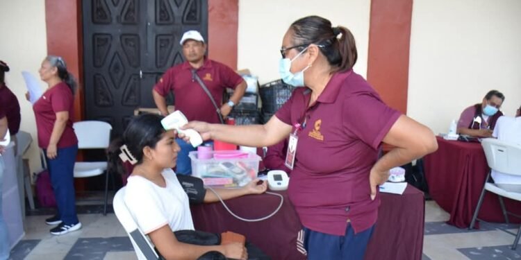 ¿Quién dijo que la salud está lejos? Mil 729 personas fueron atendidas en un solo día