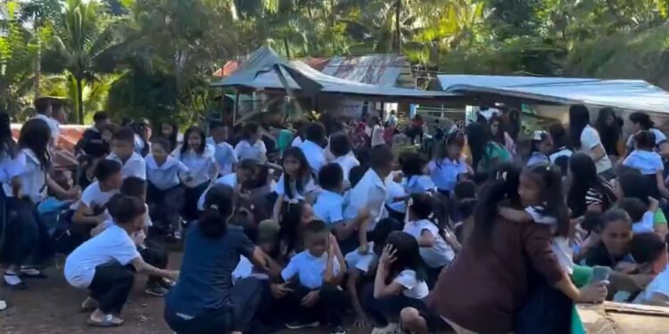Terremoto de 7.8 sacude Filipinas y deja una estela de destrucción