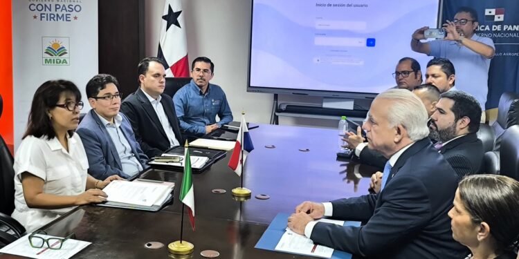 México declara ofensiva contra el gusano barrenador: cierra filas con EU y Panamá