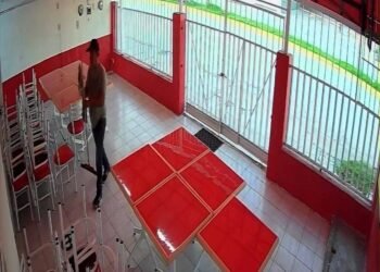 Saquea taquería y deja su rostro al descubierto, ¿lo reconoces?