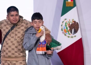 ¡De Palacio al IMPI! Pato Merlín blinda su nombre tras convertirse en fenómeno nacional