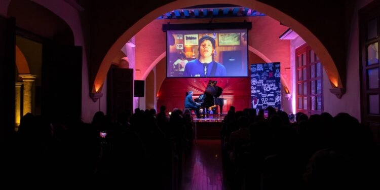 ¿Te lo perdiste? Así fue el “Midnight Piano Sessions” en El Claustro