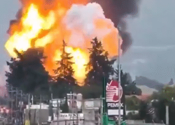 Así fue la explosión en cadena de cuatro pipas en Puebla