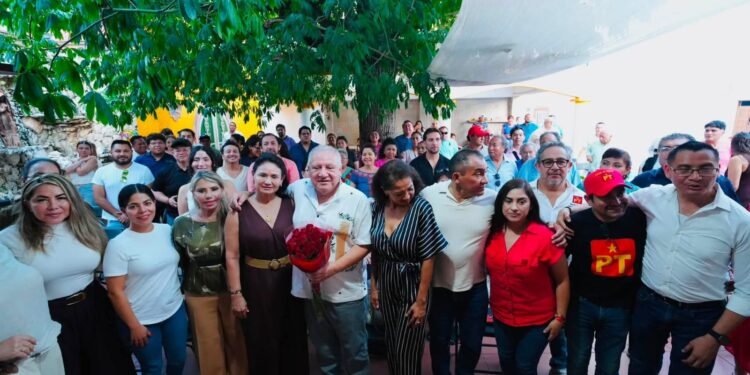 Rafael Marín recorre Bonfil y colonias de Cancún con mensaje de unidad