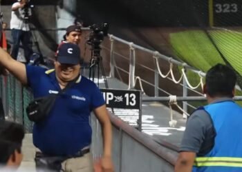 El “Cinepolito” se roba el show en el Galeón; afición también da ejemplo de civismo