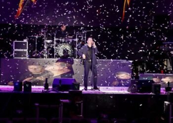Mujer roba los reflectores en concierto de Bryndis en la Feria del Carmen 2026