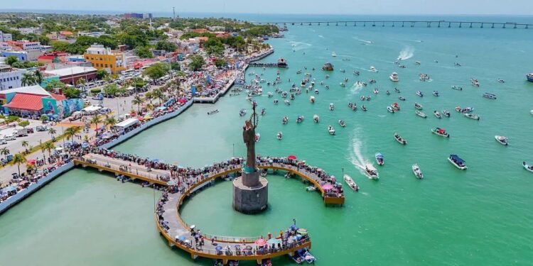 La Laguna de Términos reúne a miles de fieles en honor a la Virgen del Carmen