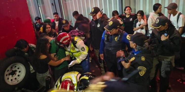 Un millón celebró el pase de México, pero la noche terminó con tres vidas perdidas