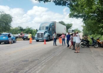 ¿Hasta cuándo los apagones? Vecinos de Mamantel bloquea la carretera federal 186