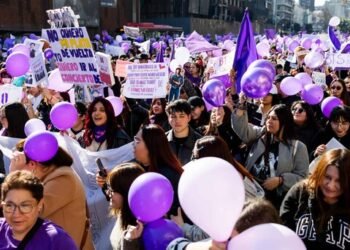 BTS mueve a miles de fans en Chile: ARMY exige una solución para los conciertos