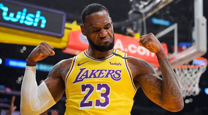 LeBron James inicia una nueva era en Filadelfia; el “Rey” va por un último anillo de campeón