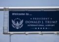 Trump suma otro símbolo de poder en Florida, cambia de nombre a aeropuerto