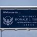 Trump suma otro símbolo de poder en Florida, cambia de nombre a aeropuerto