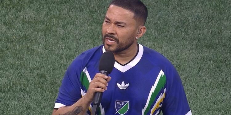 ¡Cambió el Himno! Frankie J desata la polémica en el Juego entre Liga MX y MLS