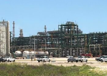 ¿Qué ocurrió en la Refinería Olmeca? Pemex informa de una fuga de crudo