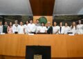 Campeche reconoce a sus héroes de bata blanca