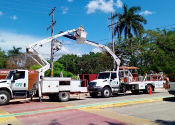 Bloqueo en Bécal obliga a la CFE a intervenir tras semanas de apagones