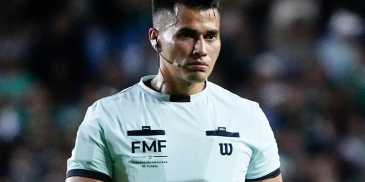 ¡Orgullo mexicano en la final del Mundial! Guillermo Pacheco llega al equipo VAR