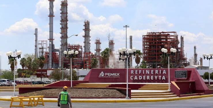 ¿Por qué preocupa el nuevo récord de combustóleo en Nuevo León?