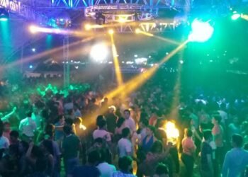 ¿Listo para bailar los clásicos? Llega la Fiesta Retro Neon 2026