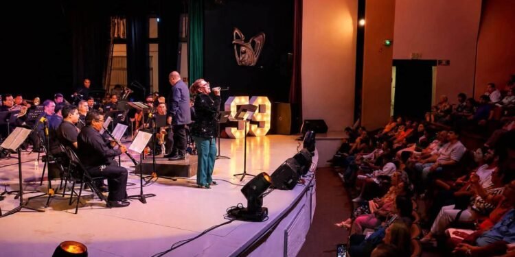 ¿Qué falló? El homenaje al “Divo de Juárez” terminó con más reclamos que aplausos