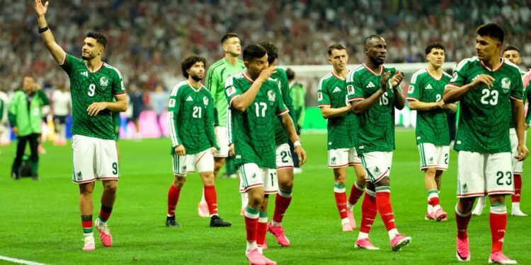 ¡Lo dieron todo! Inglaterra elimina a México en un partidazo de cinco goles en el Estadio Azteca